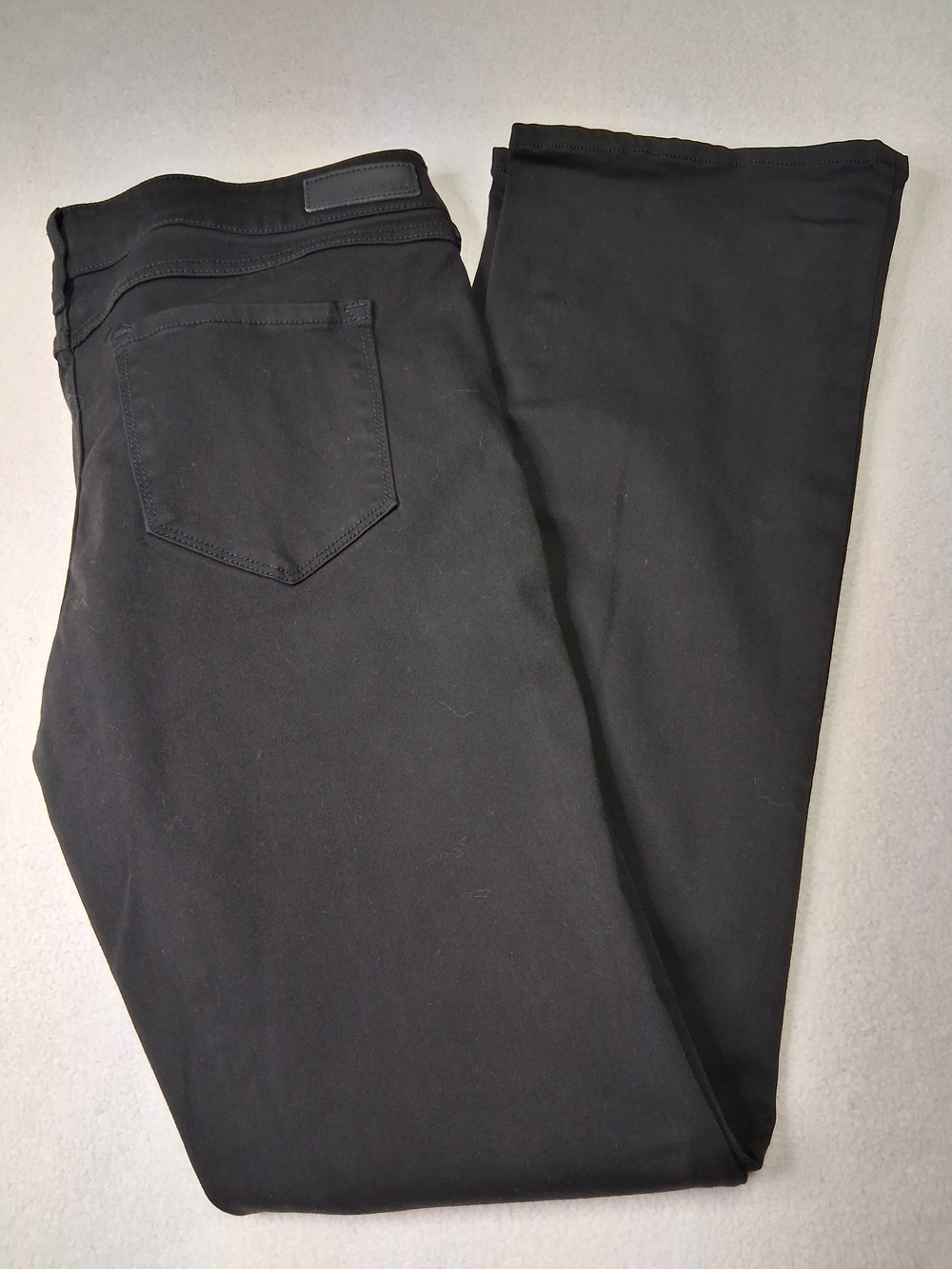 Bootlegger's Straight Leg Women’s Jeans in Black